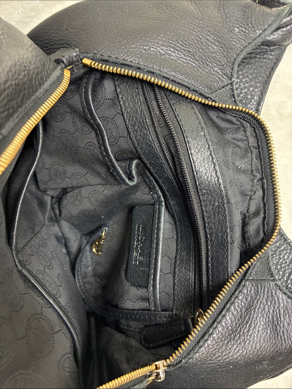 Michael Kors Black Pebbled Leather Shoulder Bag with Gold Hardware - Picture 4 of 7